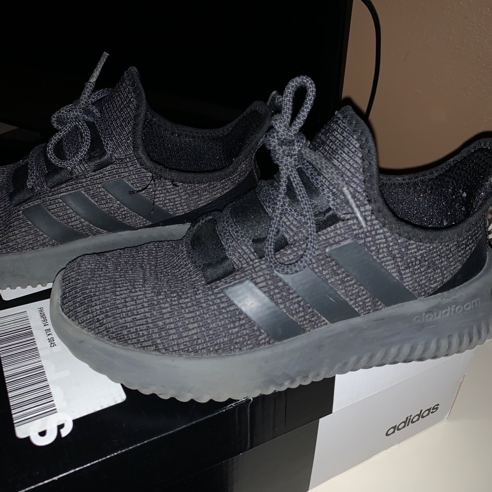 boys adidas running sneakers - Picture 3 of 4